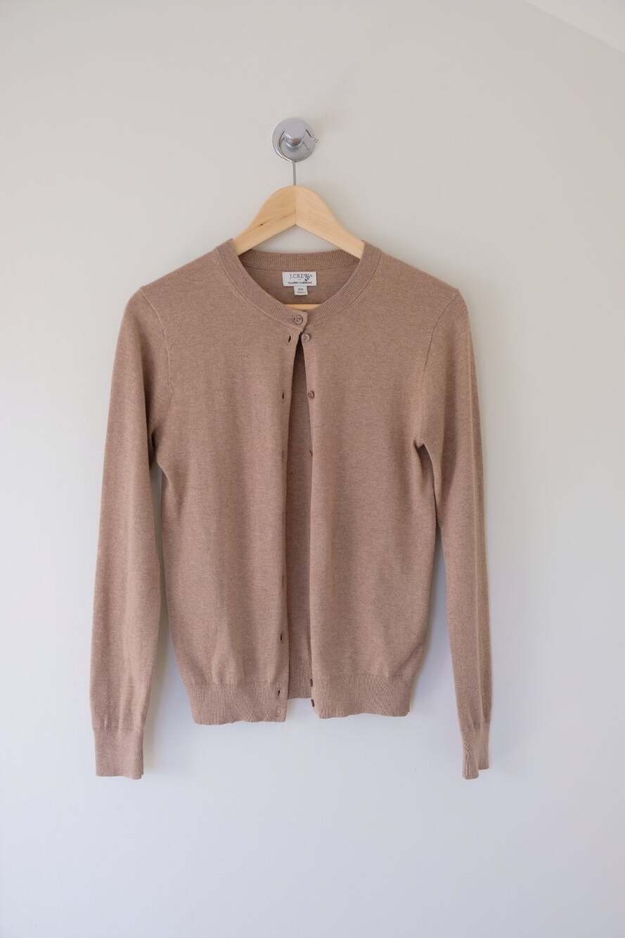 J Crew Classic Cardigan Sweater XS Heather Camel Crewneck Button Quiet Luxury